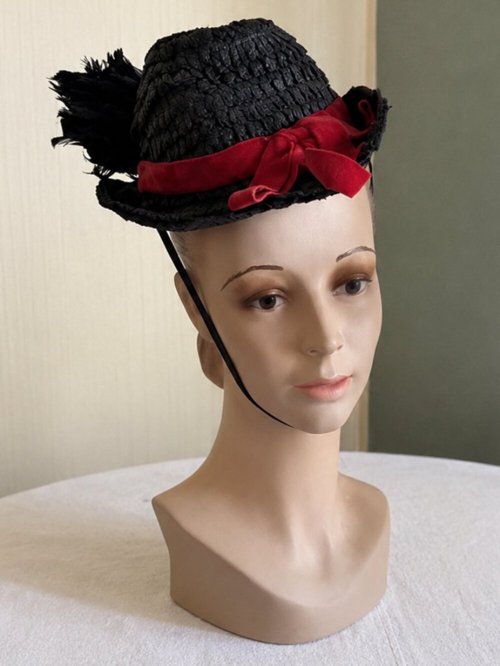 Vintage 1940s Black Straw Feather Tilt Hat ❤️🖤